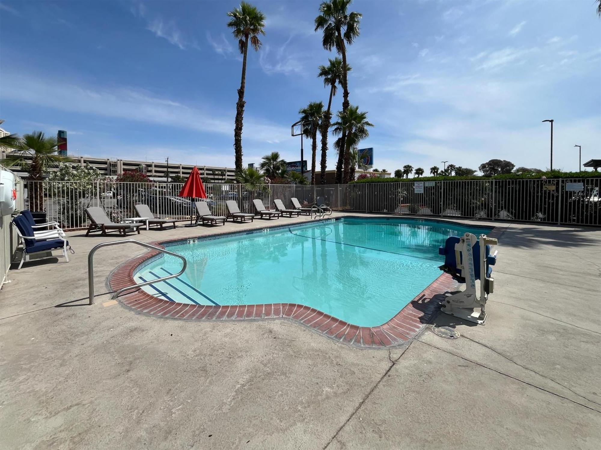 Motel 6 Vegas, Nv - Strip 2*