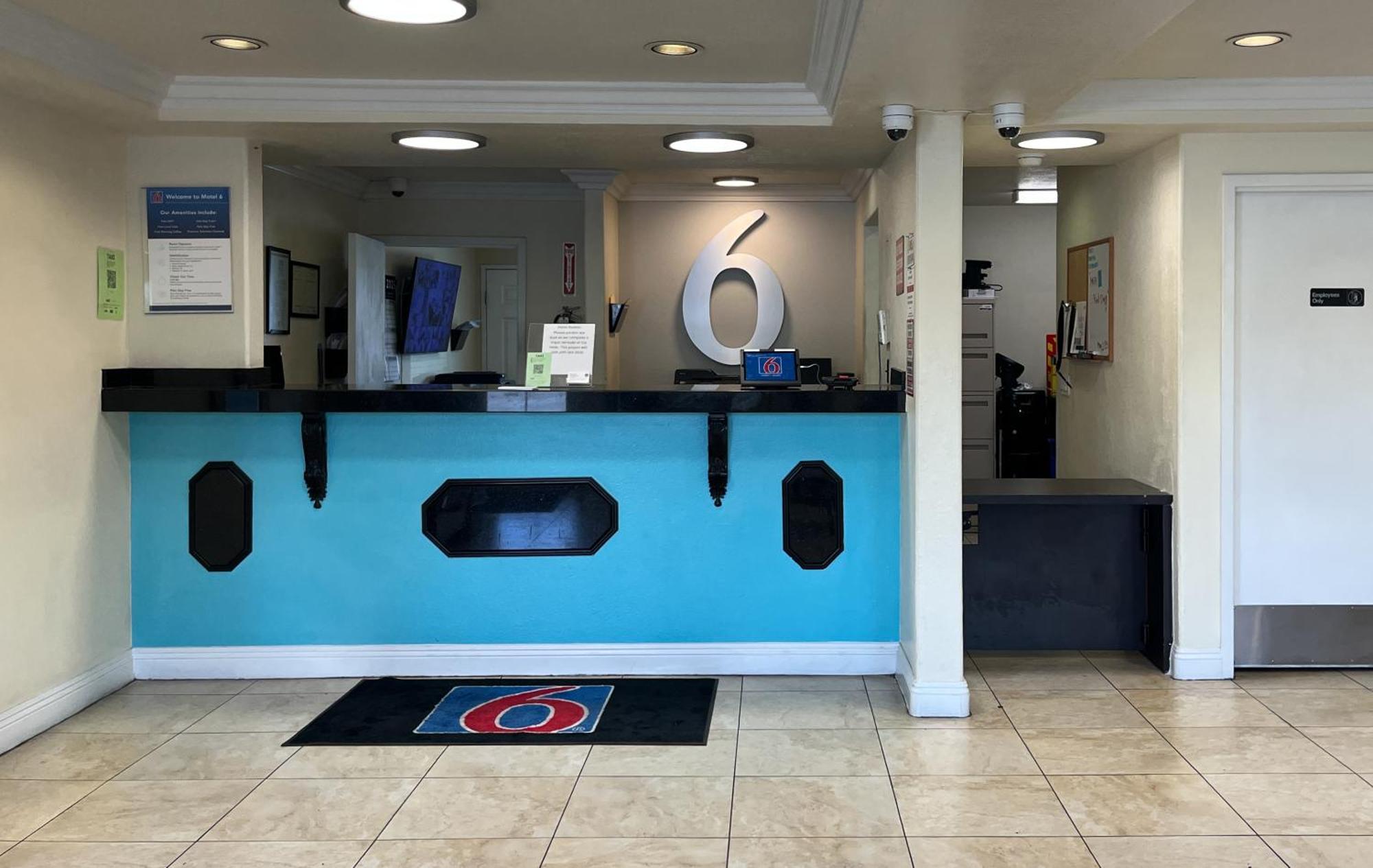 Motel 6 Vegas, Nv - Strip Hotel 2*
